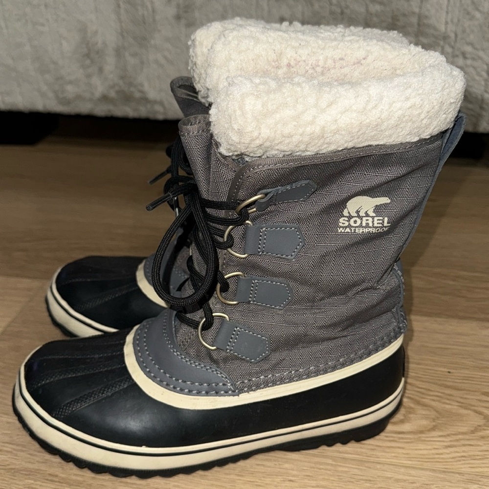 Women’s Sorel Carnival Winter Boots sz 8